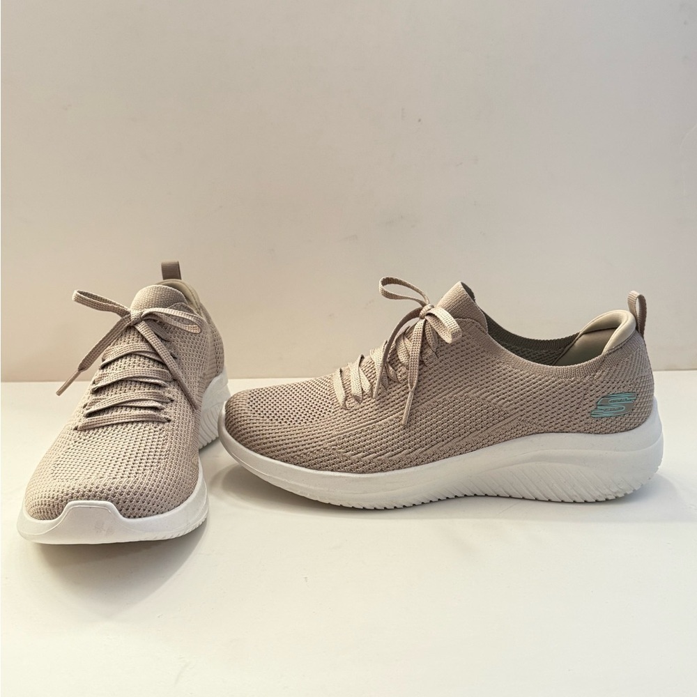 Slip-Ins Relaxed Fit Sneaker (Women) Skechers